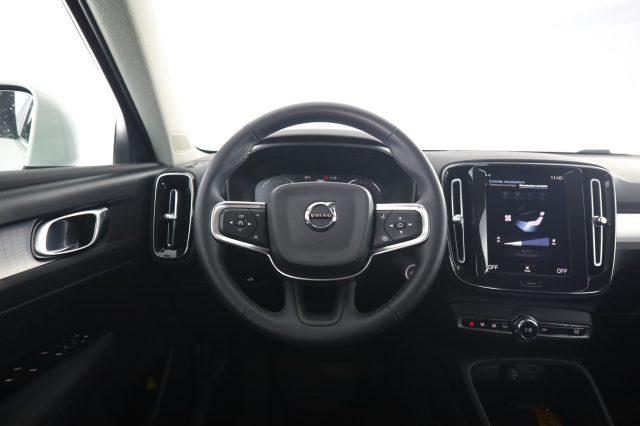VOLVO XC40 XC40 B4 AWD Geartronic Momentum Pro