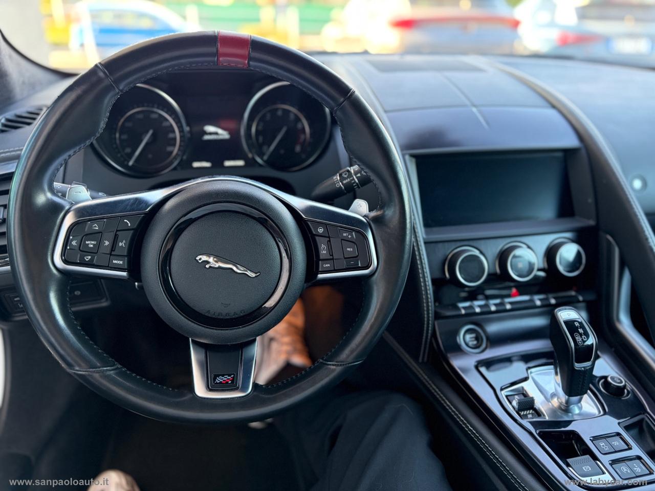 JAGUAR F-Type 2.0 aut. Coupé Chequered Flag