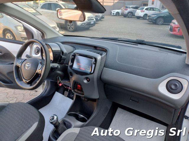 TOYOTA Aygo 1.0 VVT-i 72 CV x-play-GARANZIA FINO 36 MESI