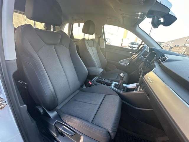 Audi Q3 35 TFSI Business