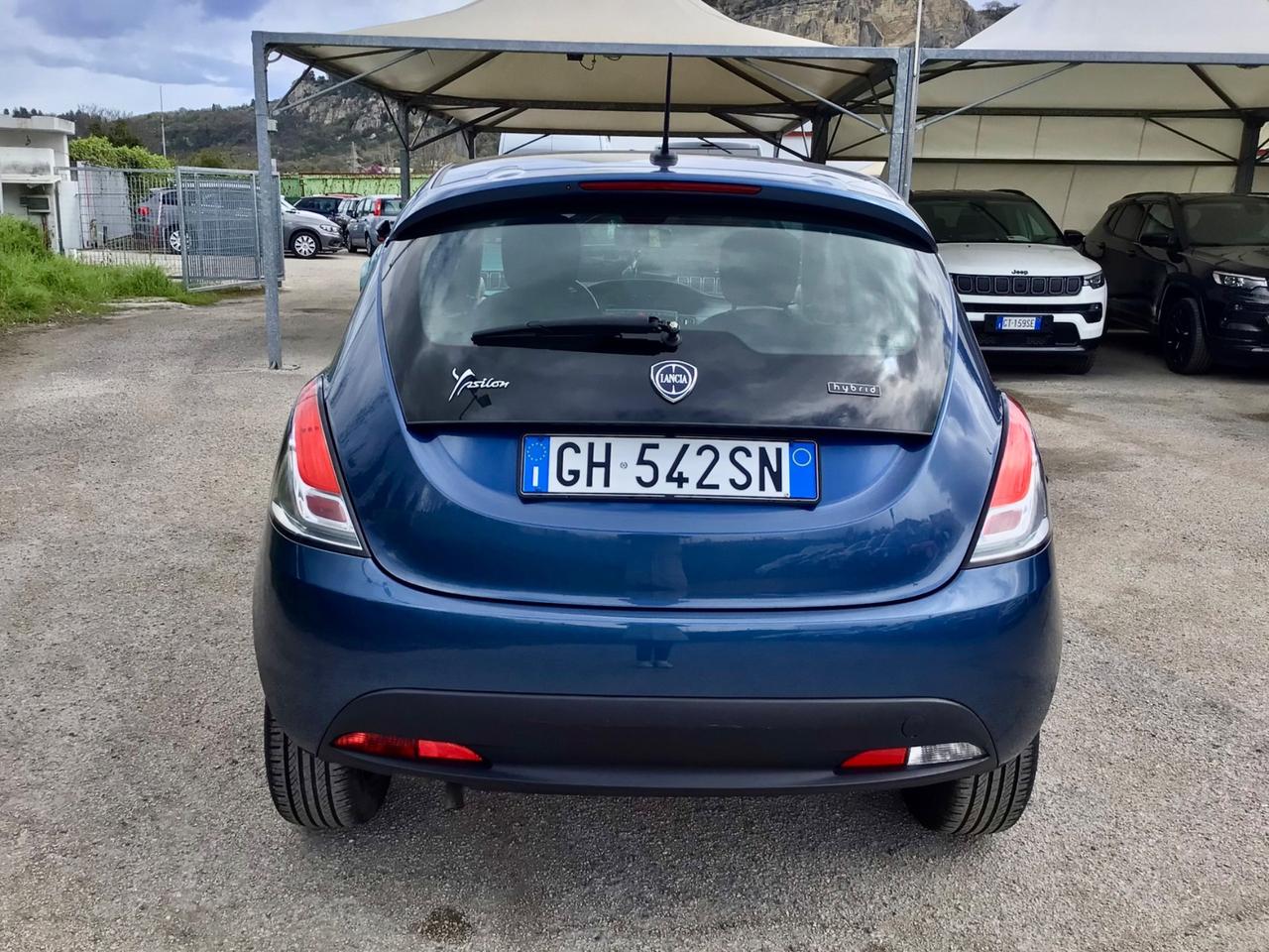 Lancia Ypsilon 1.0 FireFly 70 Cv Hybrid Silver