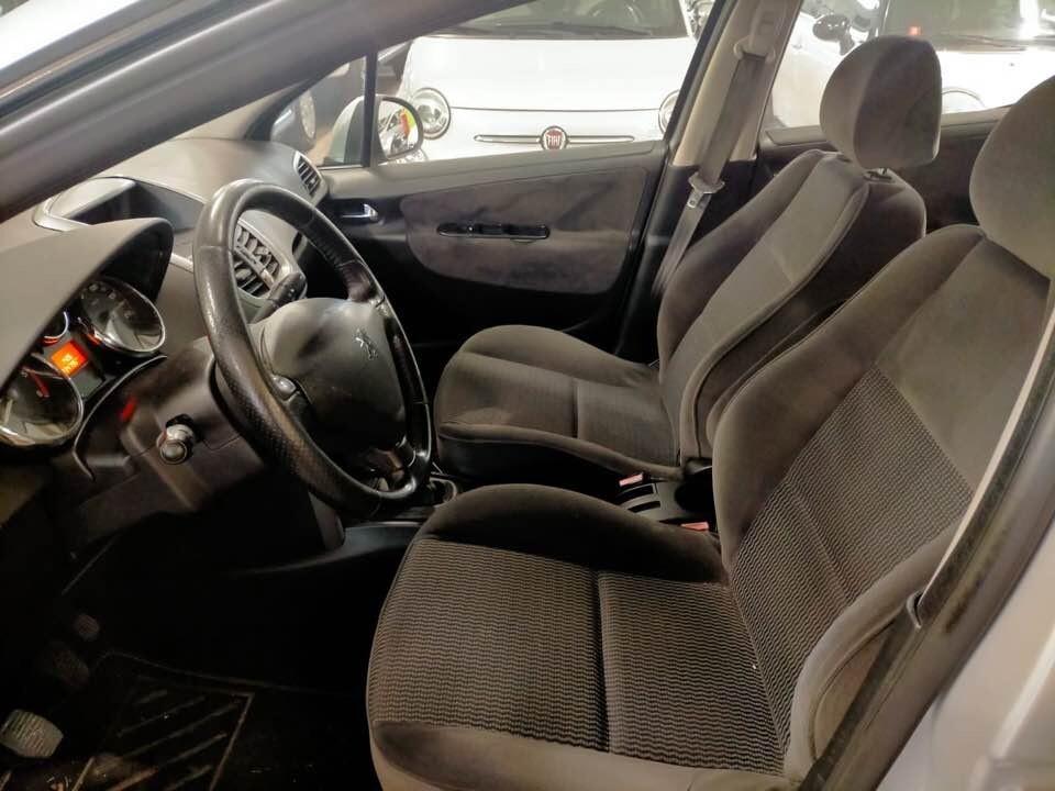Peugeot 207 1.6 HDI 90 CV