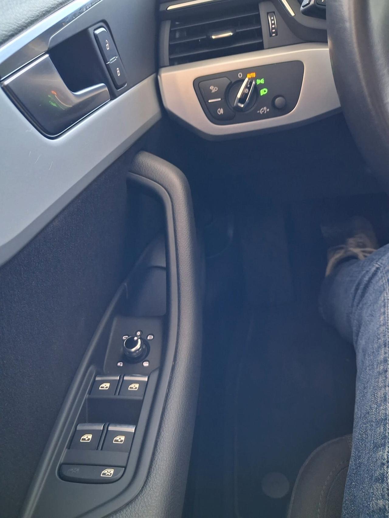 Audi A4 Avant 2.0 TDI 122 CV Business