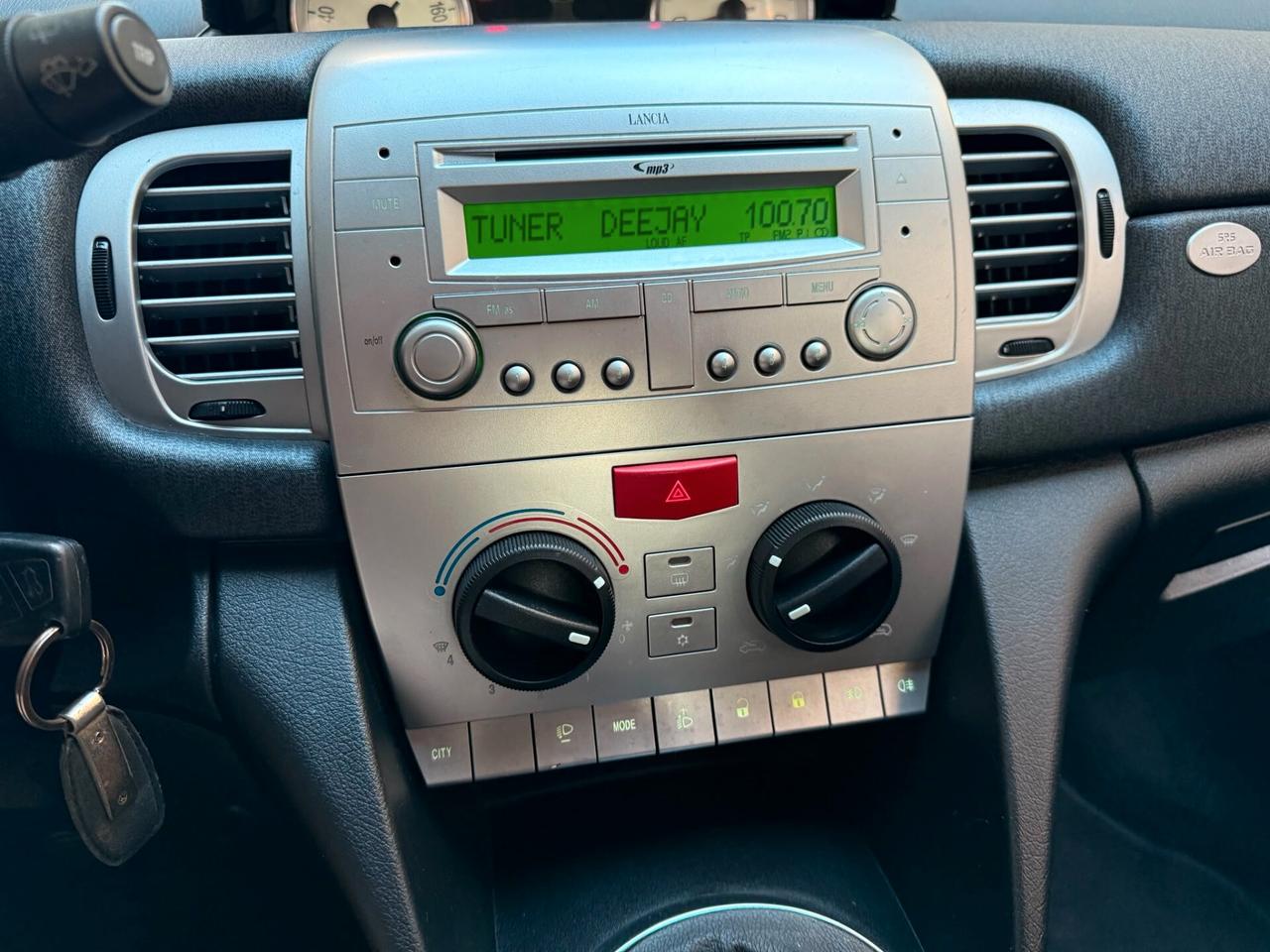 Lancia Ypsilon 1.3 MJT 75 CV OK NEOPATENTATI