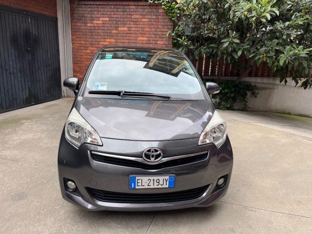 TOYOTA Verso-S 1.4D tetto panoramico unico proprietario
