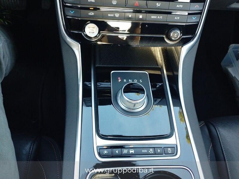 Jaguar XE Diesel 2.0d Pure 180cv auto