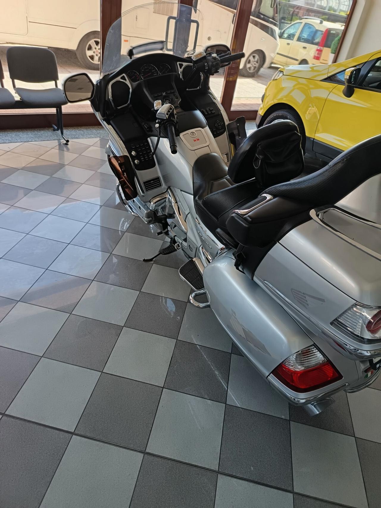 Honda GL 1800 GOLDWING GL 1800