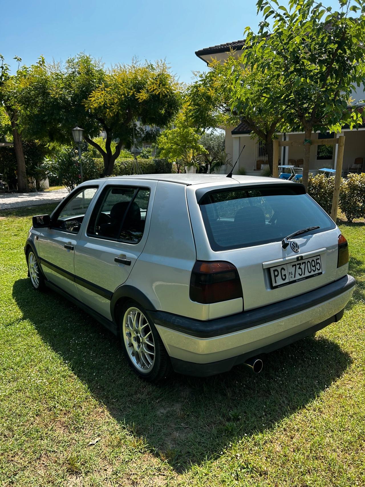 Volkswagen Golf 2.8 VR6 cat 5 porte