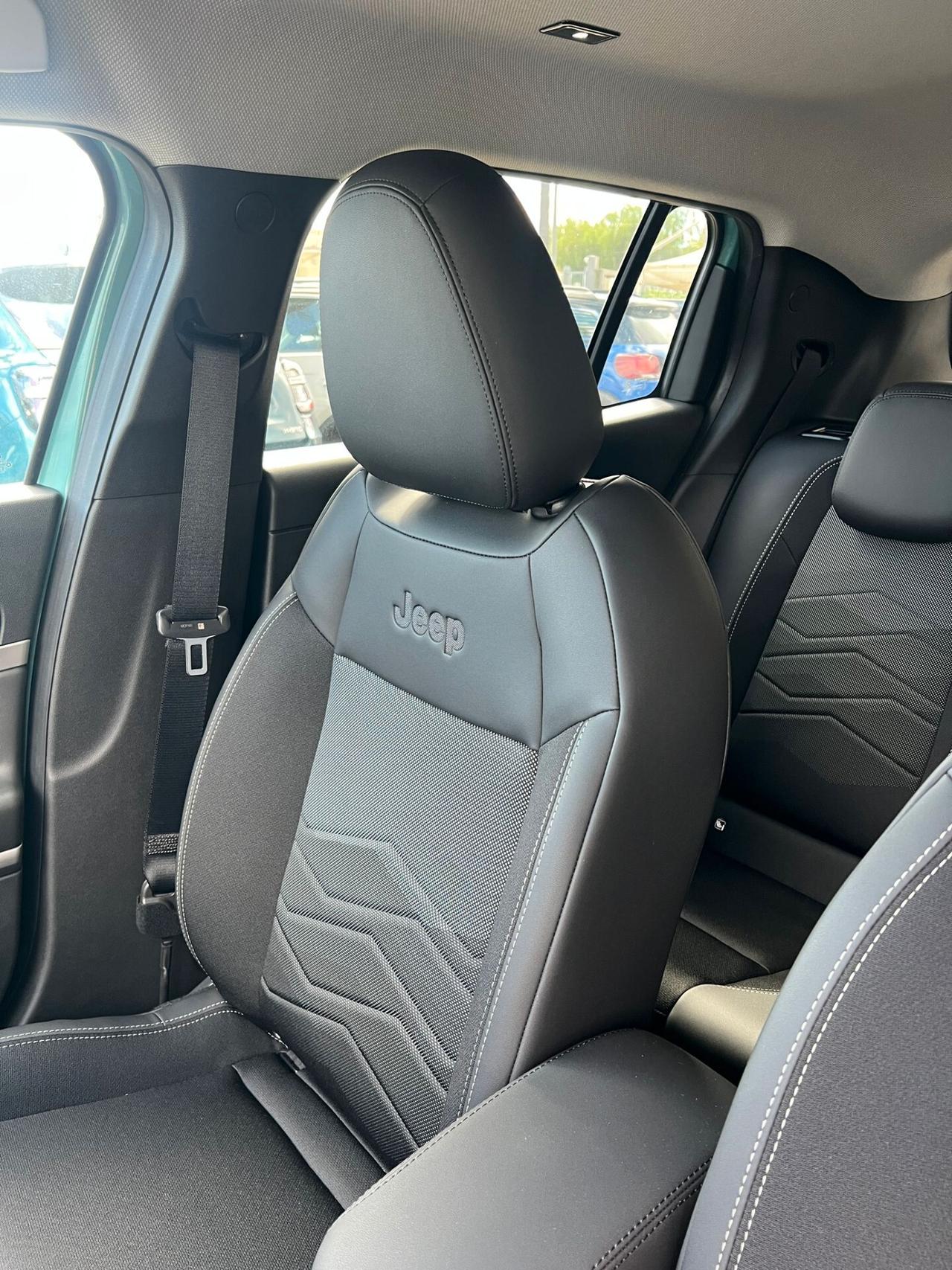 Jeep Avenger 1.2 Turbo 100 CV MHEV Summit