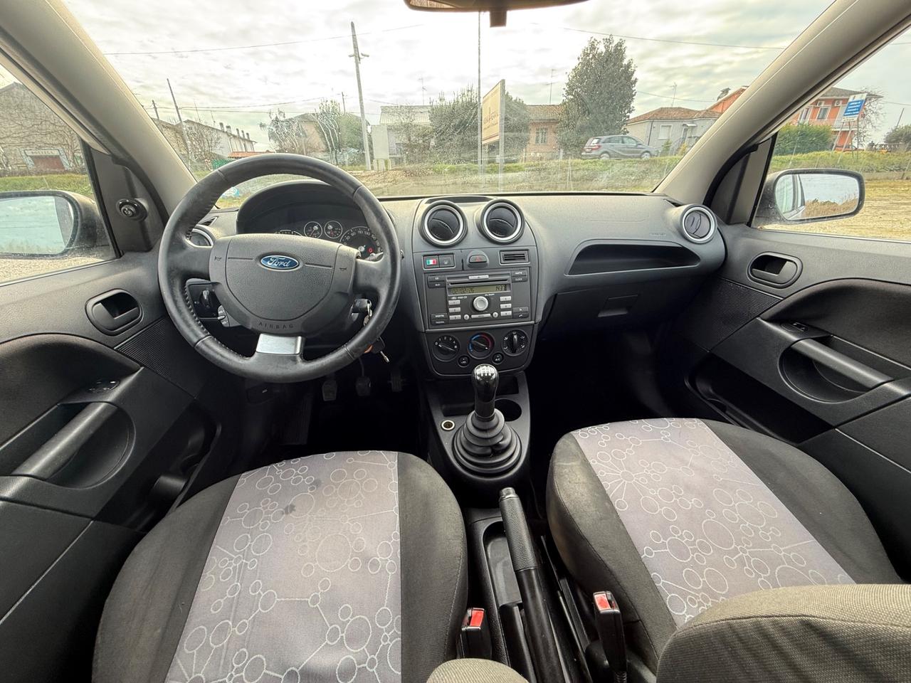 Ford Fiesta 1.2 16V 5p. Ghia