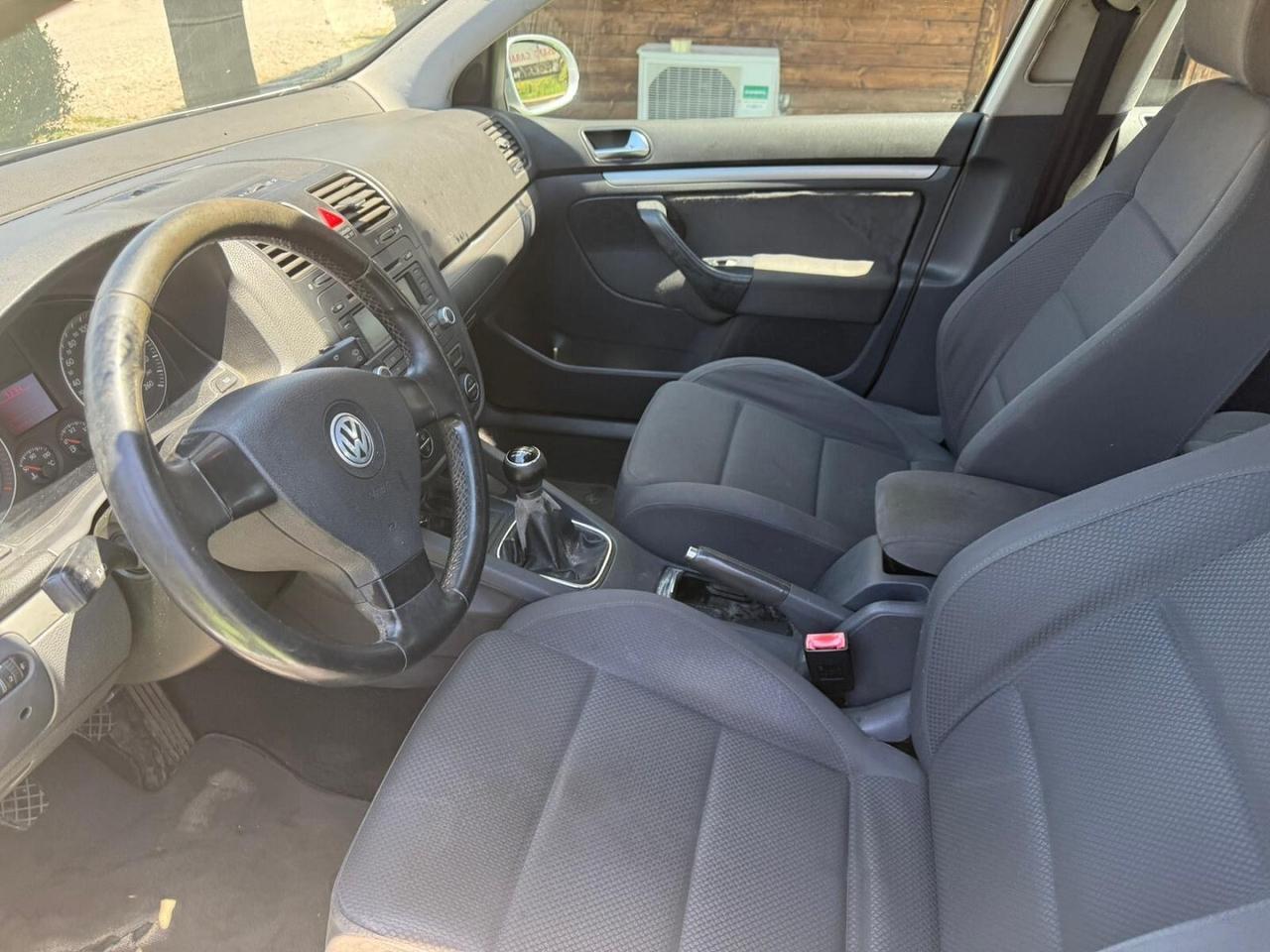 VOLKSWAGEN GOLF 5" SERIE