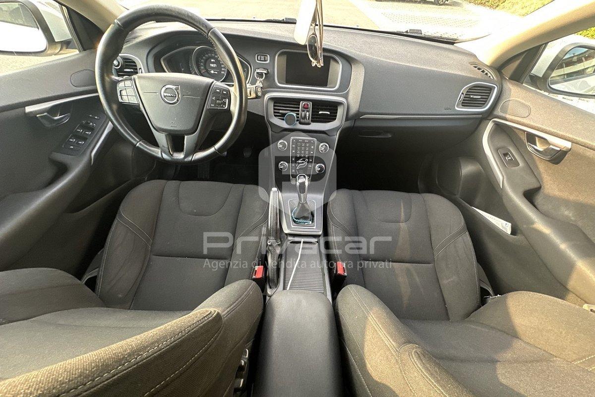 VOLVO V40 D2 Business