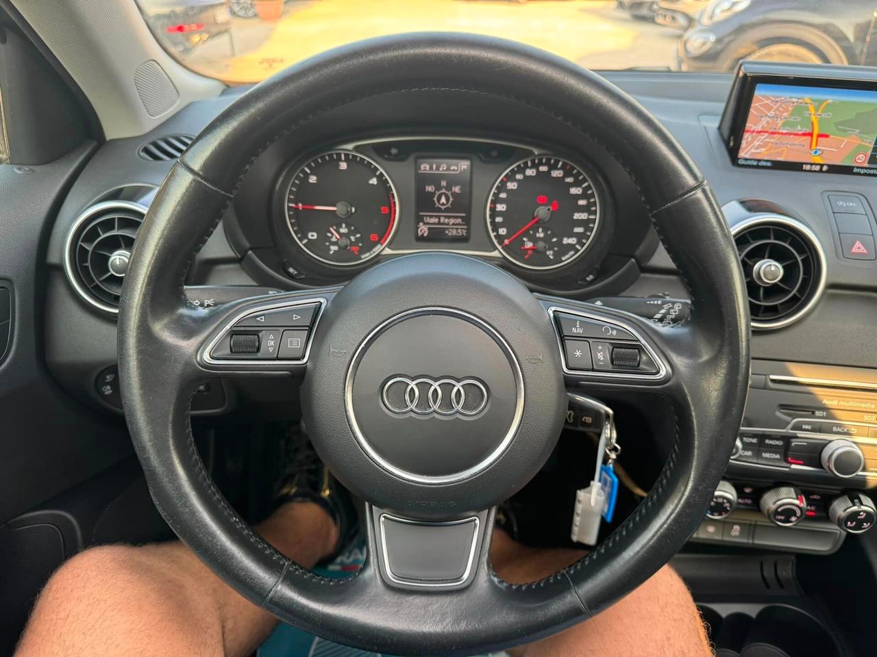 Audi A1 1.4 TDI ultra Sport TETTO