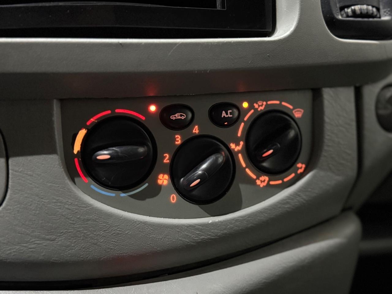 Opel Vivaro 1.9 CDTI 100CV/KW73 Gancio traino