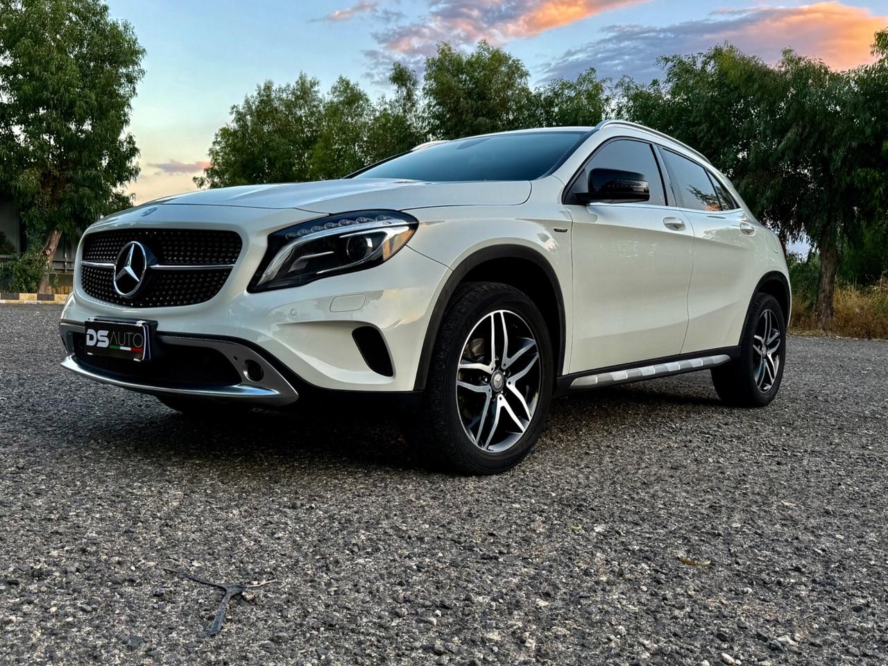 MERCEDES- BENZ GLA 200 D AUTOMATIC SPORT
