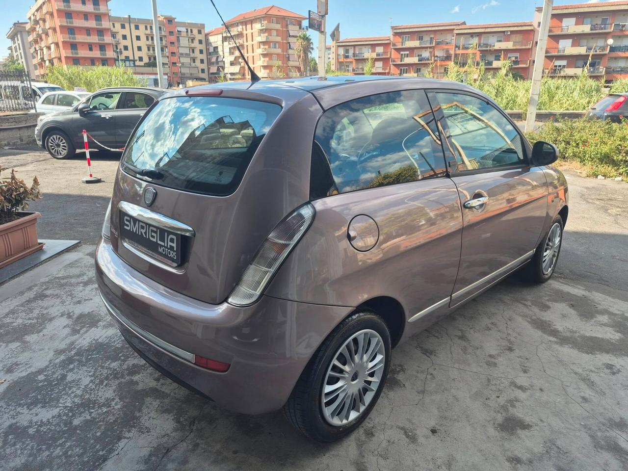 Lancia Ypsilon 1.2 69 CV Diva OK NEOP