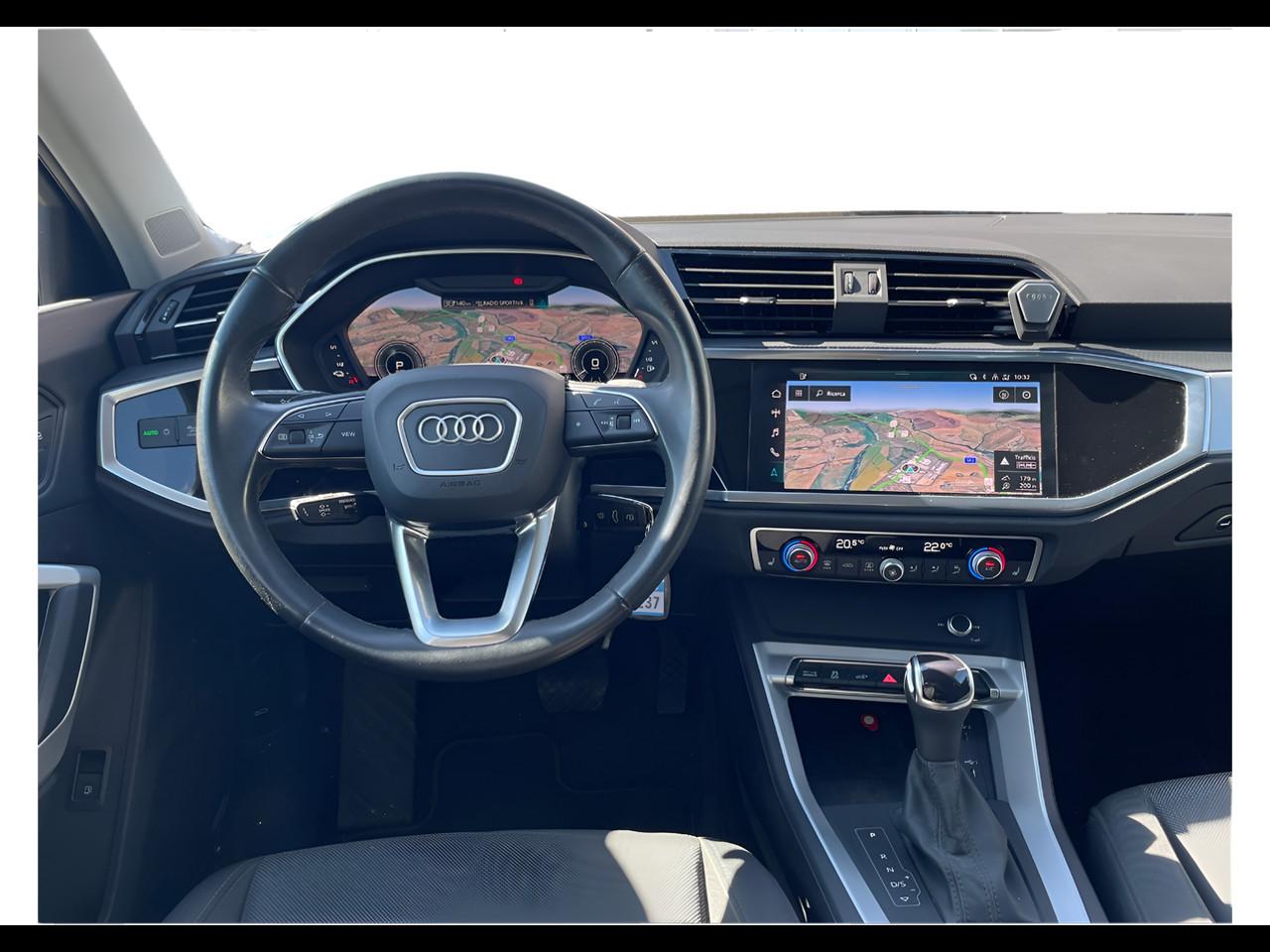 AUDI Q3 45 1.4 tfsi e Business s-tronic