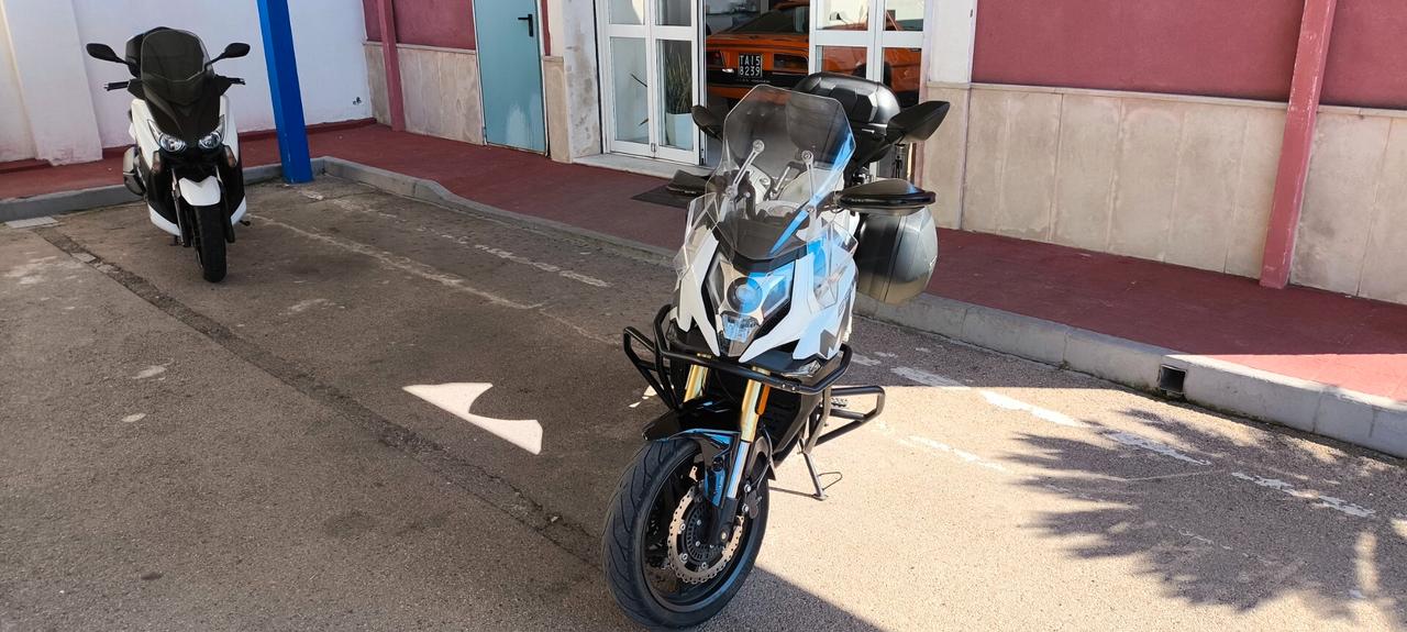 Cf Moto 650 MT anno 2023