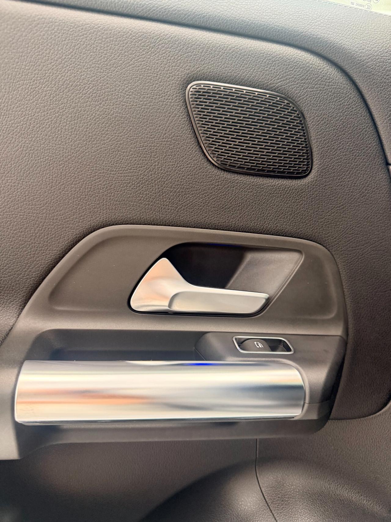 Mercedes-benz GLA 200 d Premium auto AMG TETTO APRIBILE,LUCI SOFFUSE,TELECAMERA,APPLE CARPLAY,SEDILI RISCALDABILI,VIRTUAL