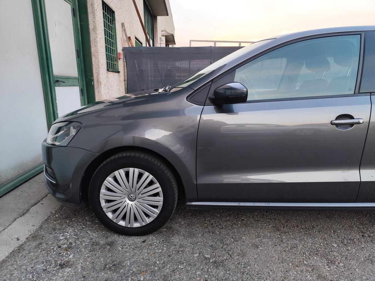 Volkswagen Polo 1.0 BENZINA NEOPATENTATI UNIPROPRIETARIO