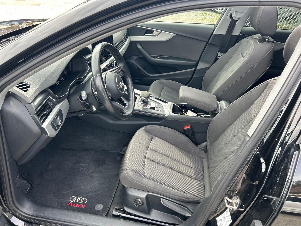 Audi A4 2.0 40 TDI Business Advanced #9936