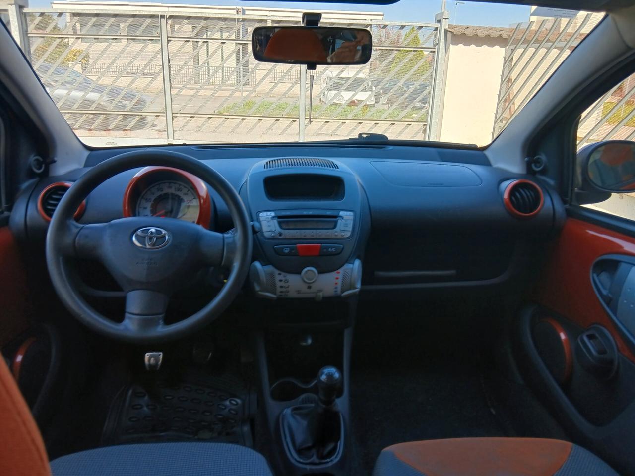 Toyota Aygo 1.0 12V VVT-i 5 porte Orange Connect