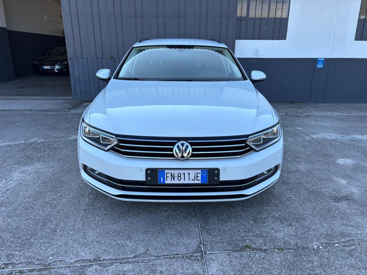 Volkswagen Passat 1.6 TDI. Garanzia. Neopatentati