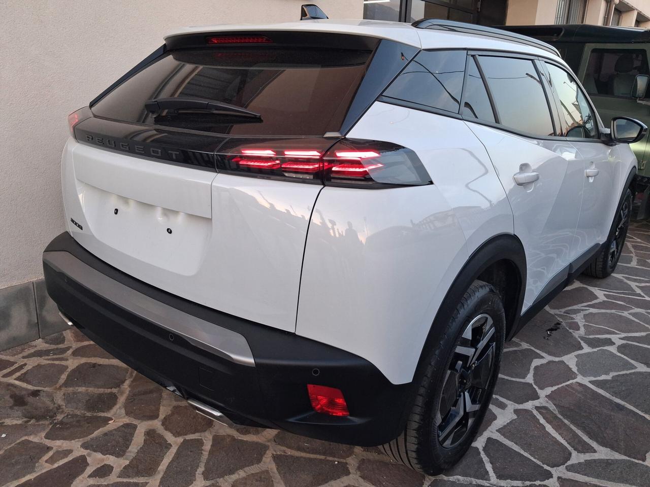 Peugeot 2008 PureTech 130 S&S EAT8 Allure
