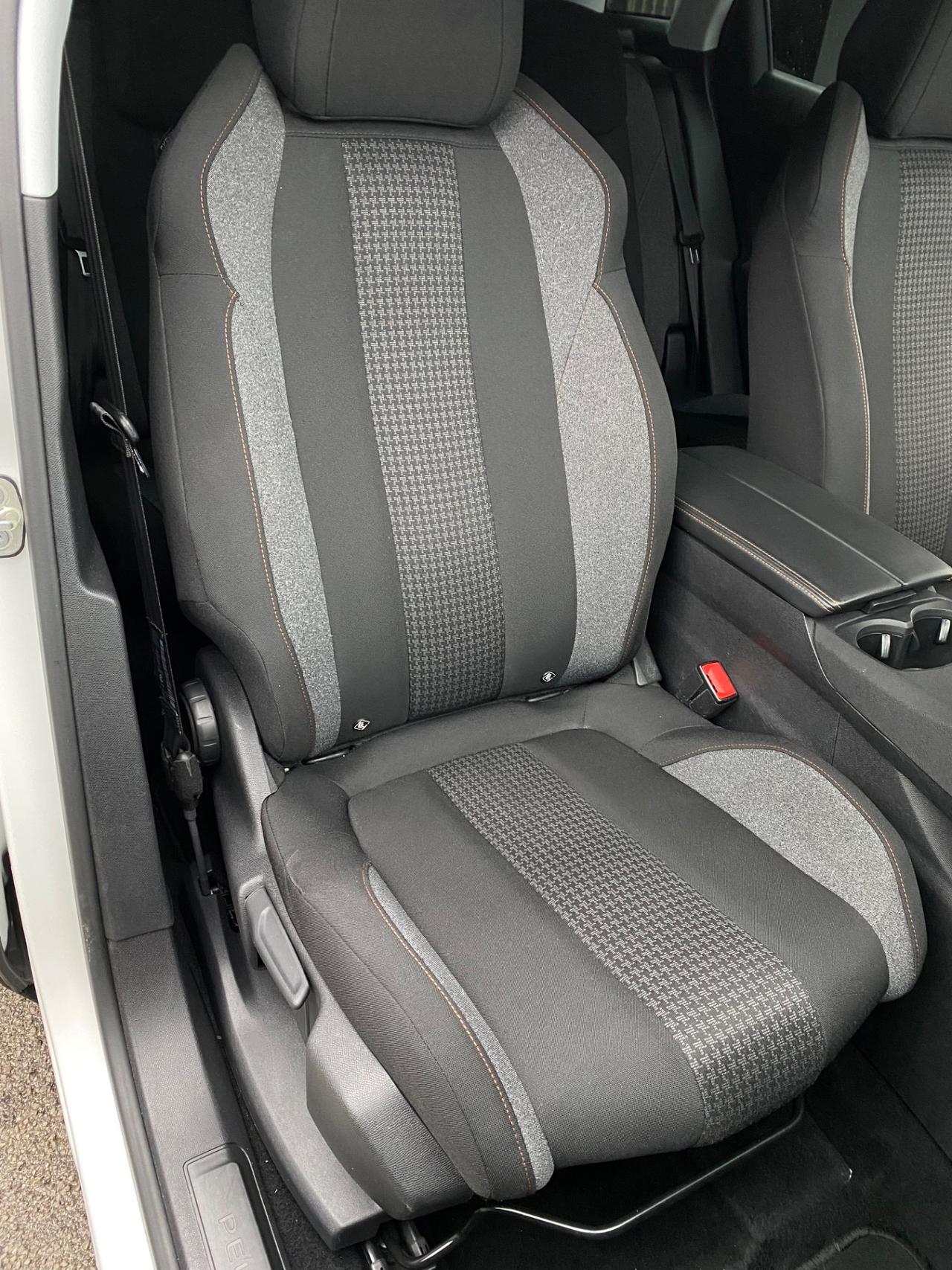 Peugeot 3008 1.5 BlueHDi 130cv S&S EAT8 Allure