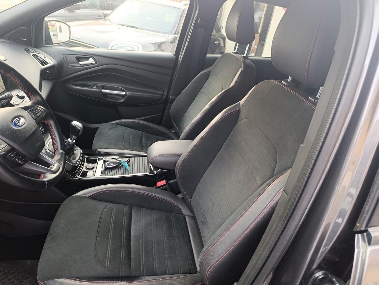 Ford Kuga 1.5 TDCI 120 CV S&S 2WD ST-Line