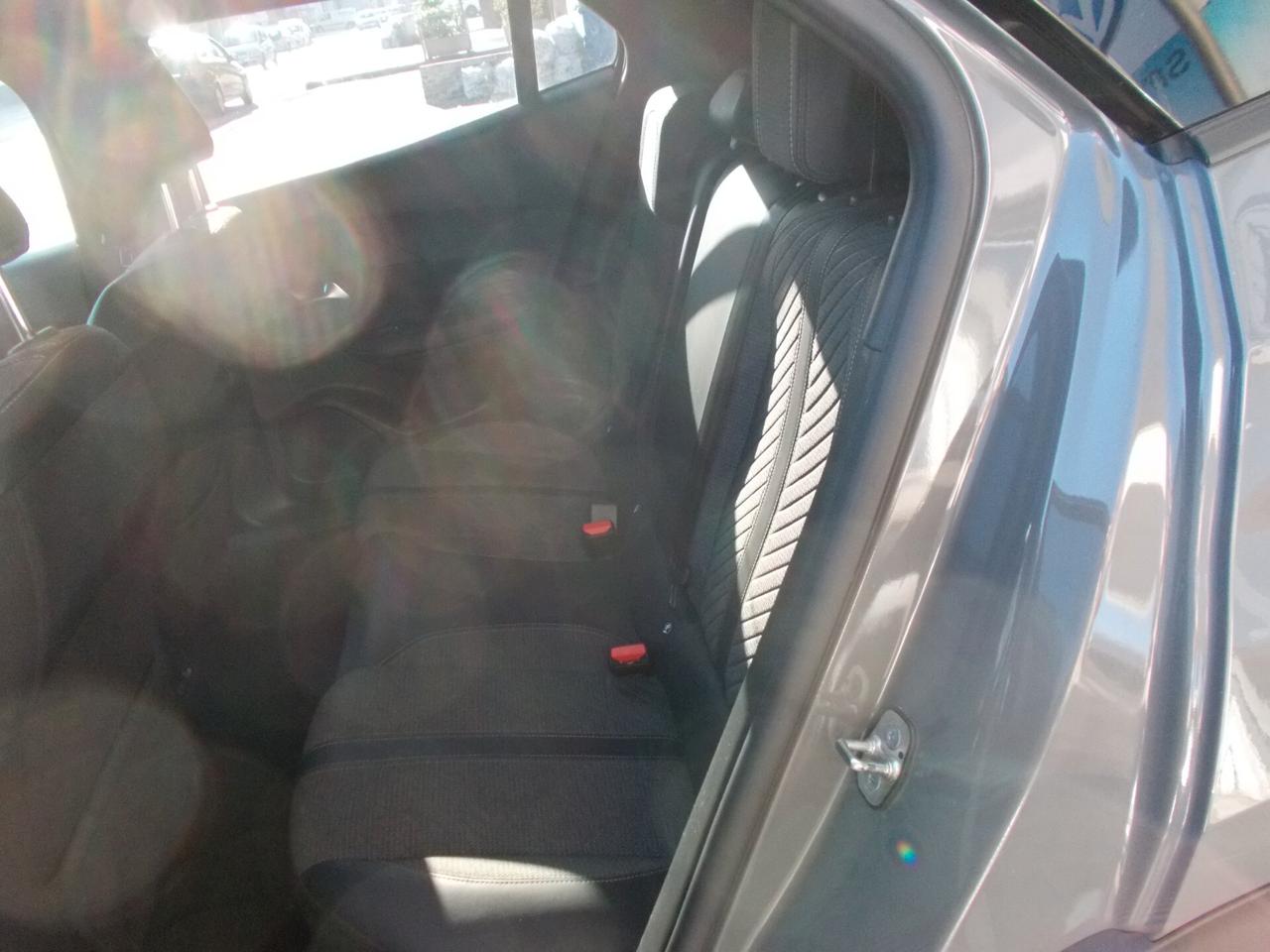 Peugeot 2008 BlueHDi 130 S&S EAT8 Allure
