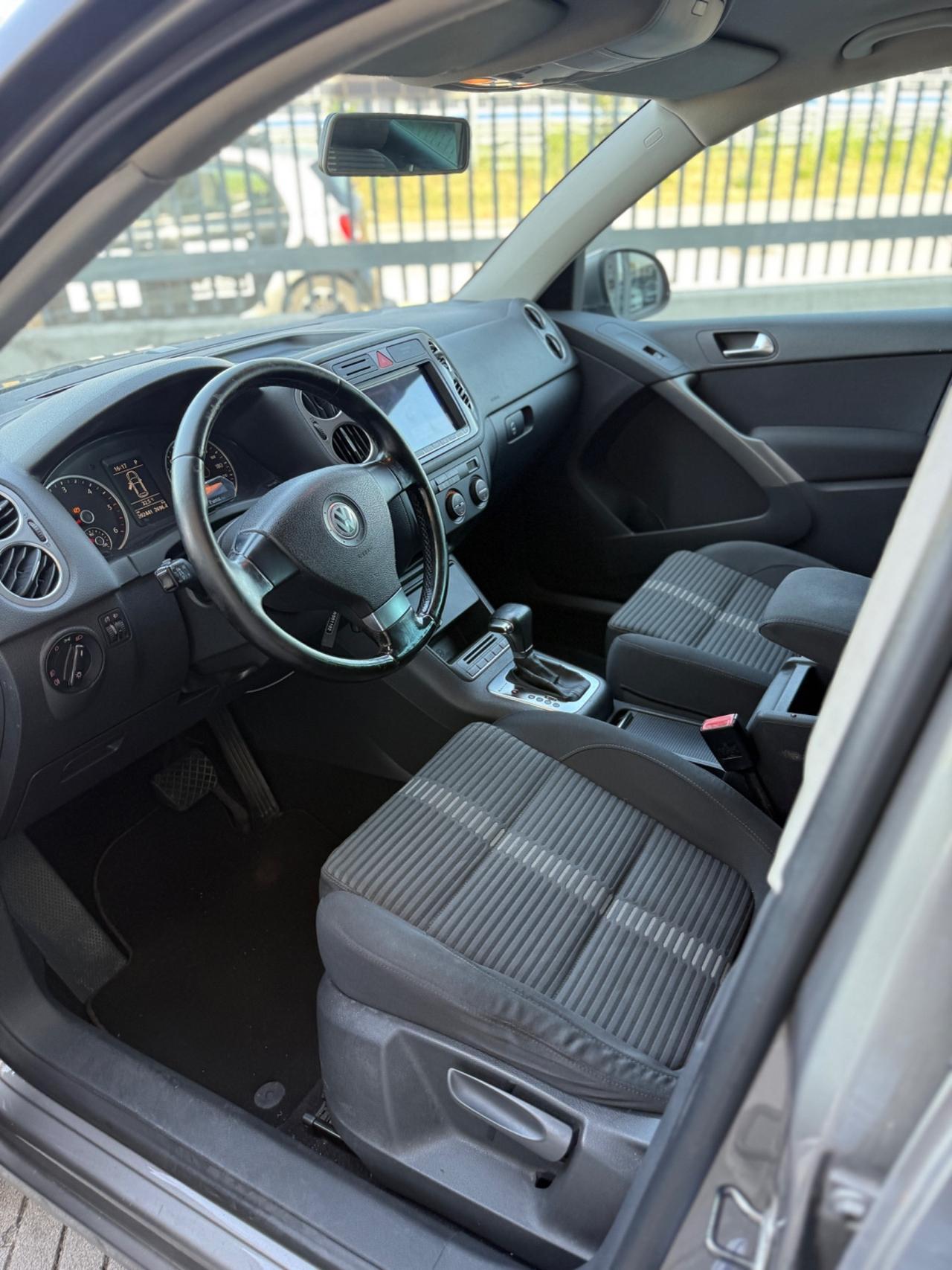 Volkswagen Tiguan 2.0 TDI DPF 4MOTION DSG Sport & Style