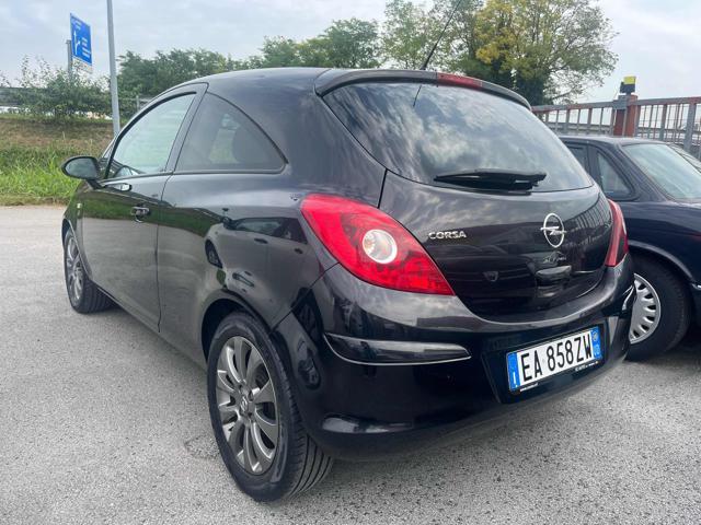 OPEL Corsa 1.2 3 porte Sport