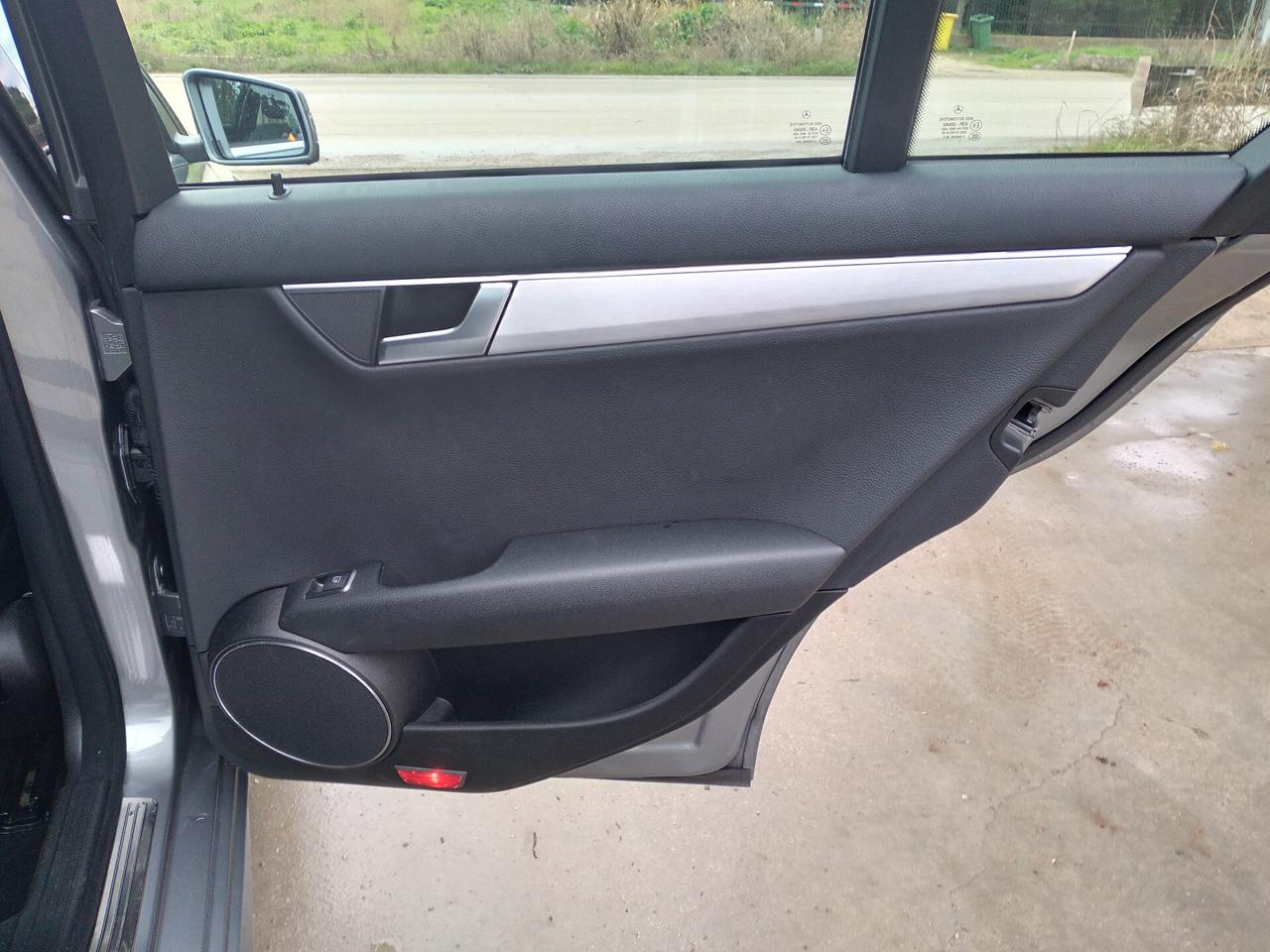 Mercedes-benz C 220 CDI BlueEFFICIENCY Avantgarde