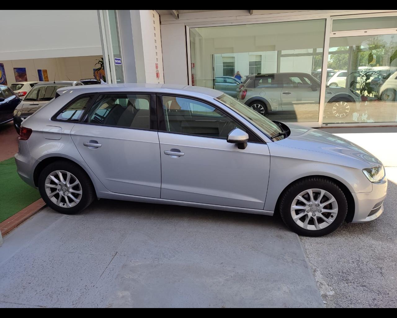 AUDI A3 SPB 1.6 TDI clean diesel Attraction