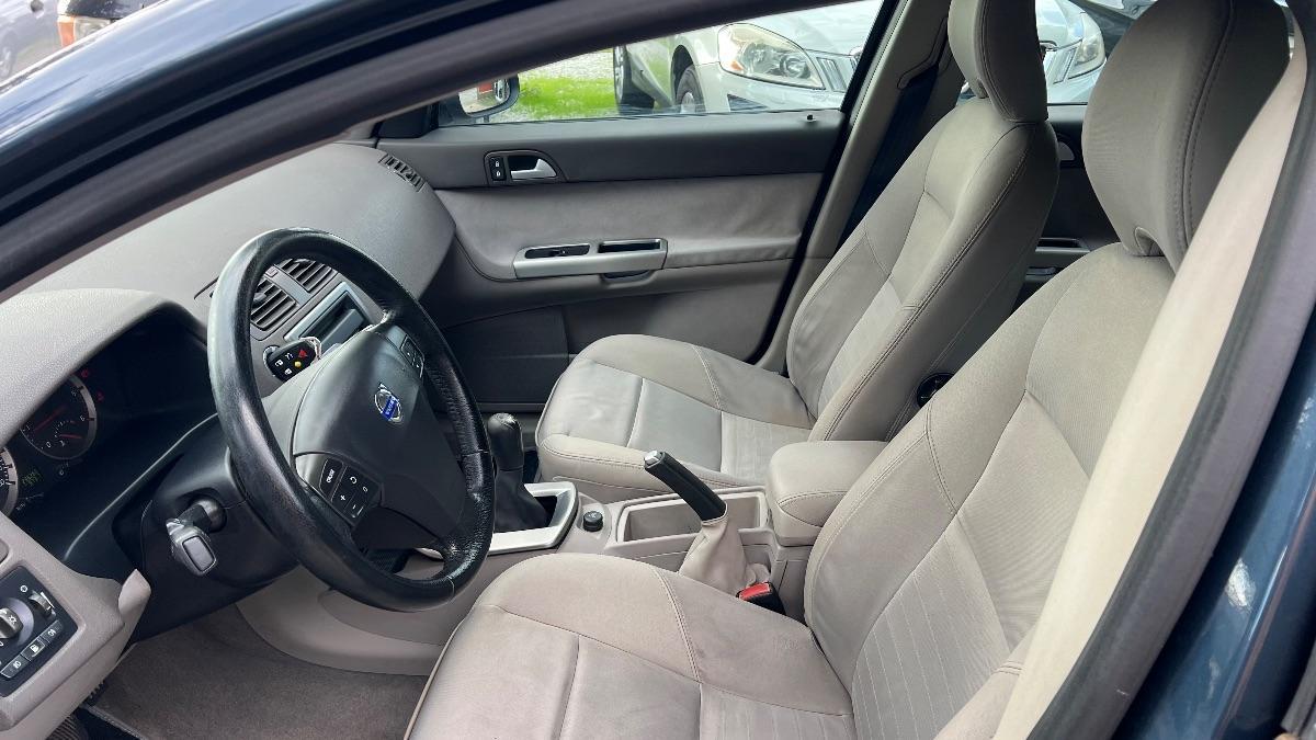 VOLVO - V50 2.0d Summum