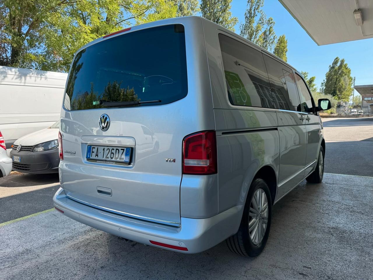 Volkswagen Multivan T5 2.0TD HIGHLINE 140cv DSG 7P