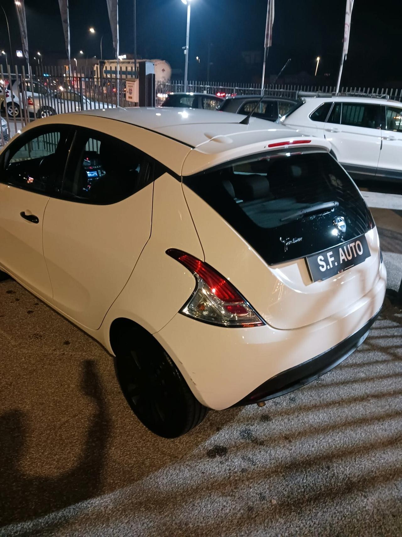 Lancia Ypsilon 1.2 69 CV 5 porte S&S Gold