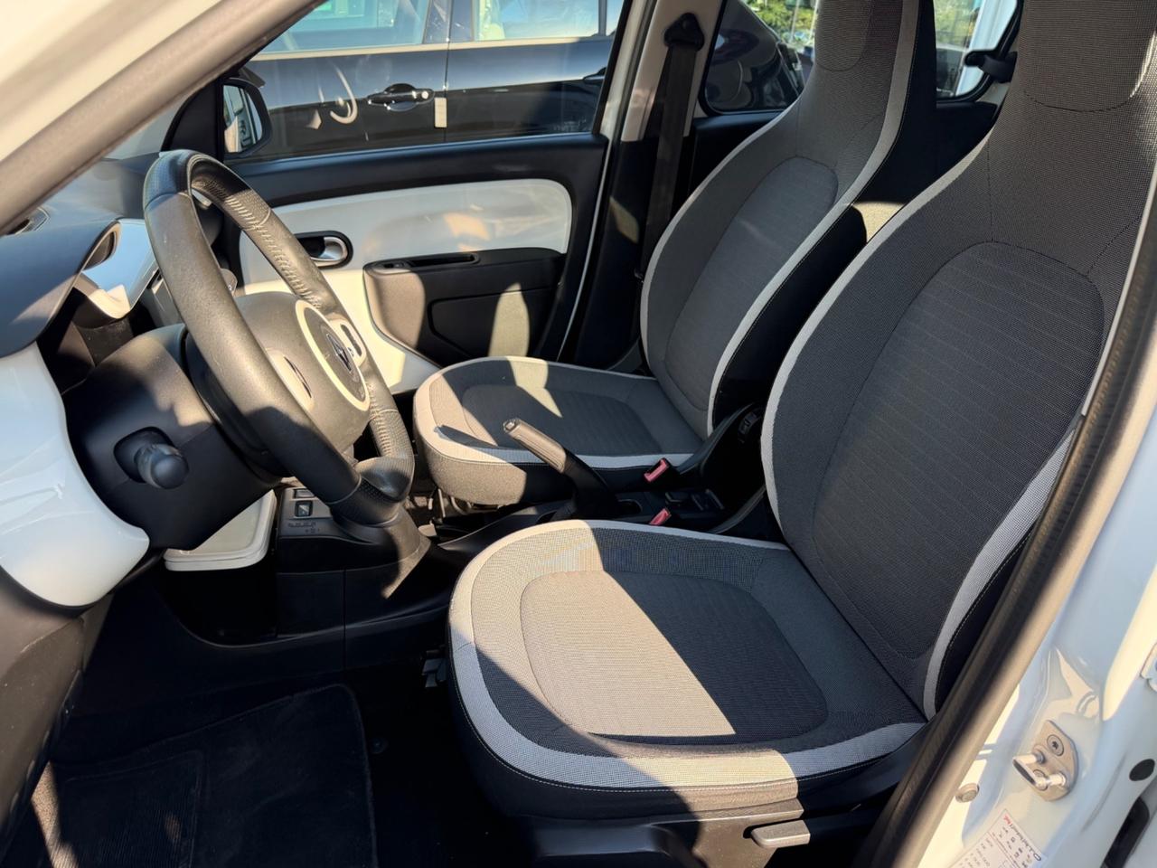Renault Twingo TCe 90 CV EDC Intens