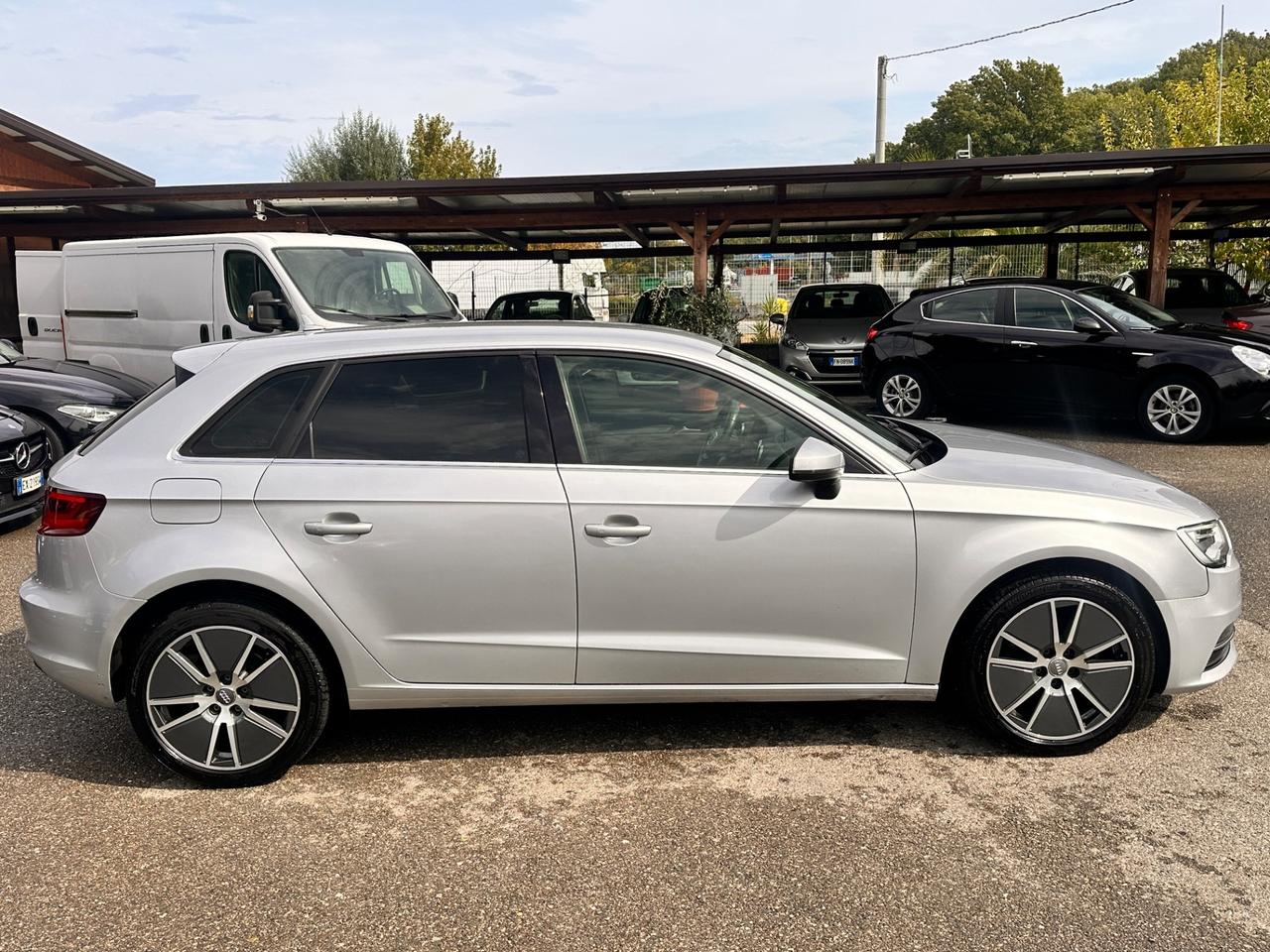 Audi A3 Sportback 1.6 tdi 105 cv S-Tronic