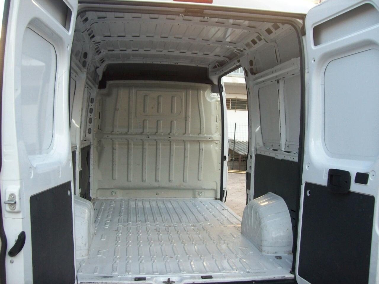 Peugeot Boxer 333 L2H2 2.2 BlueHDi 140CV