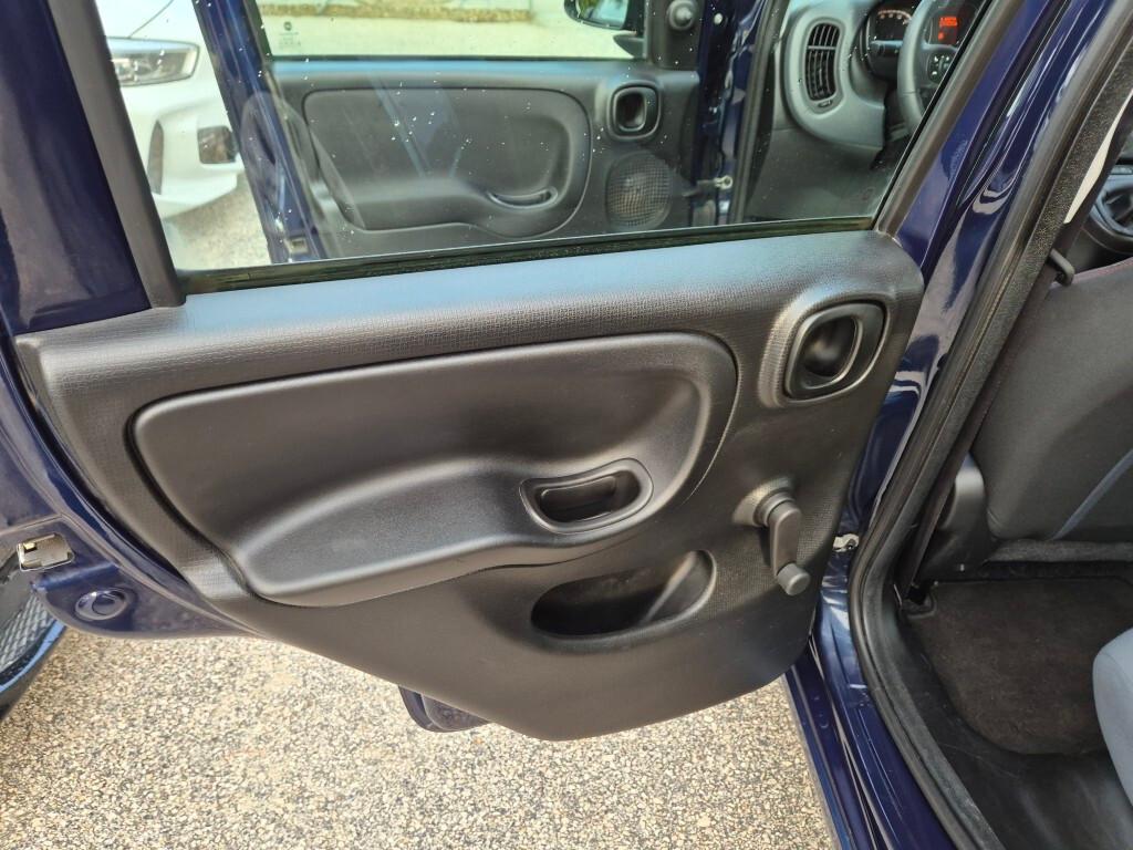 Fiat Panda 1.2 69CV COMANDI AL VOLANTE 5POSTI