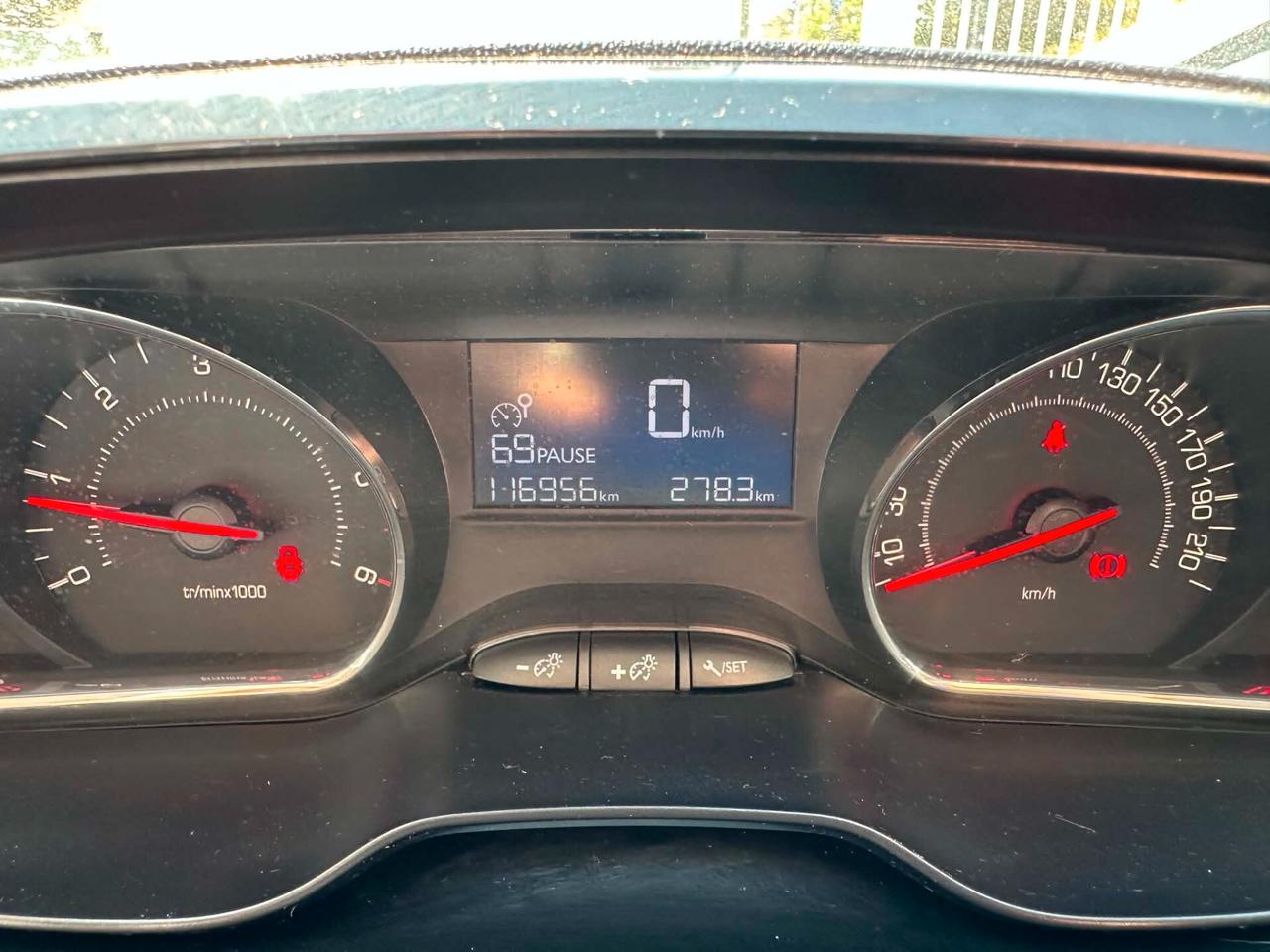 Peugeot 208 1.4 HDi 68 CV 5 porte Active