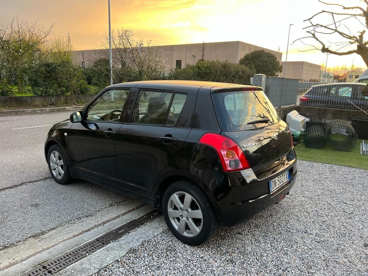 Suzuki Swift 1.3 DDiS 5p. GL