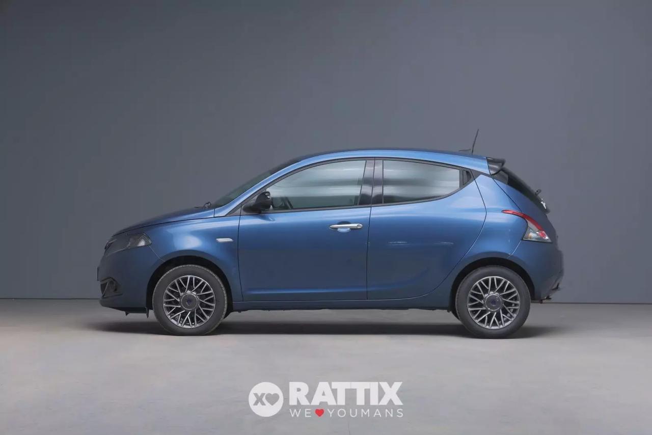Lancia Ypsilon 1.0 Firefly Hybrid 70CV Gold Plus