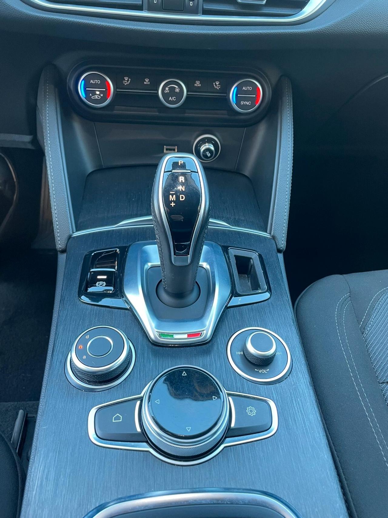 ALFA STELVIO 2.2JTDm 190CV Q4 *NAVI-KAMERA*