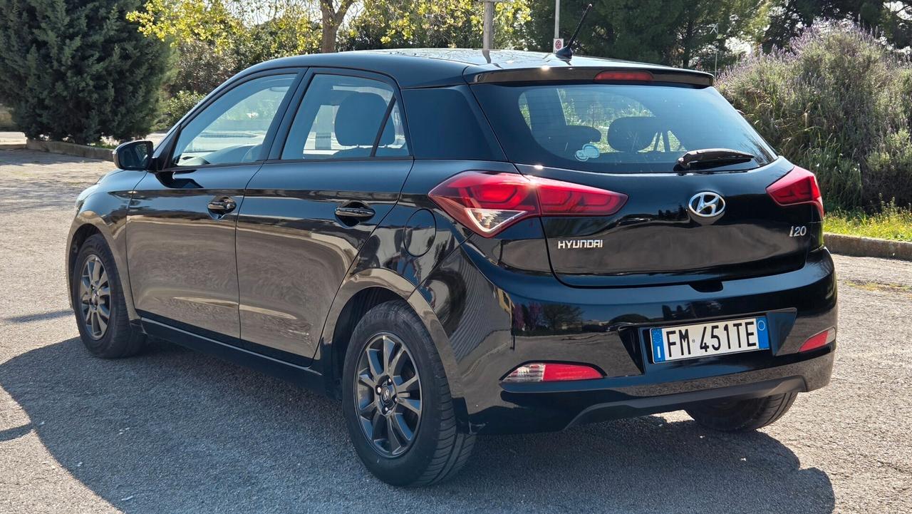 Hyundai i20 1.2 5 porte Blackline GPL