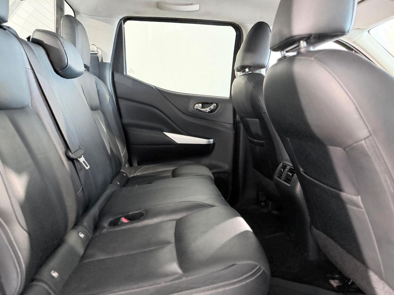 Nissan Navara DOPPIA CABINA GANCIO TRAINO AUTOMATICO