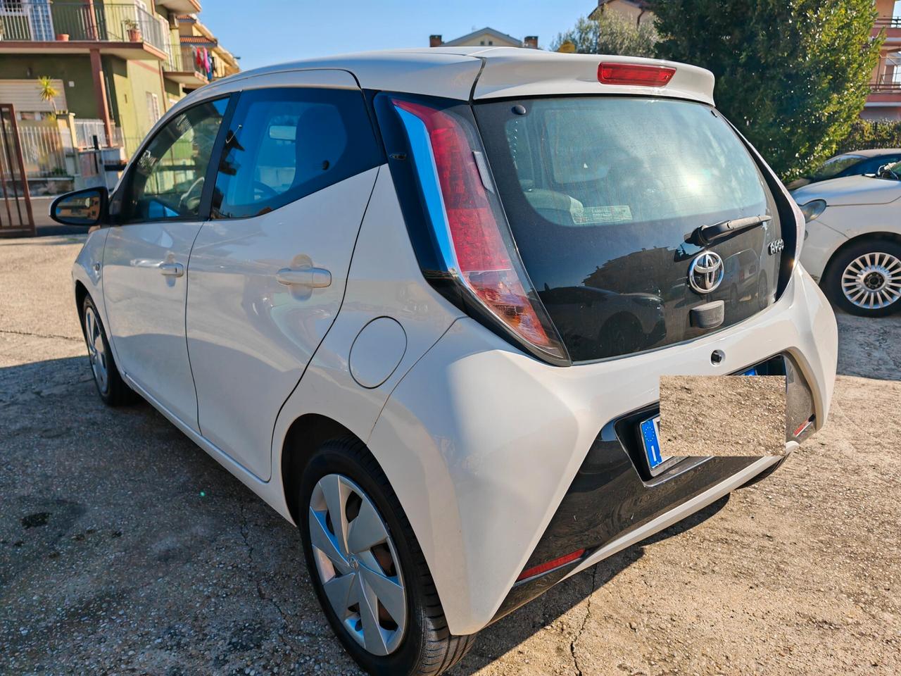 Toyota Aygo 1.0 VVT-i 69 CV 5 porte Perfetta