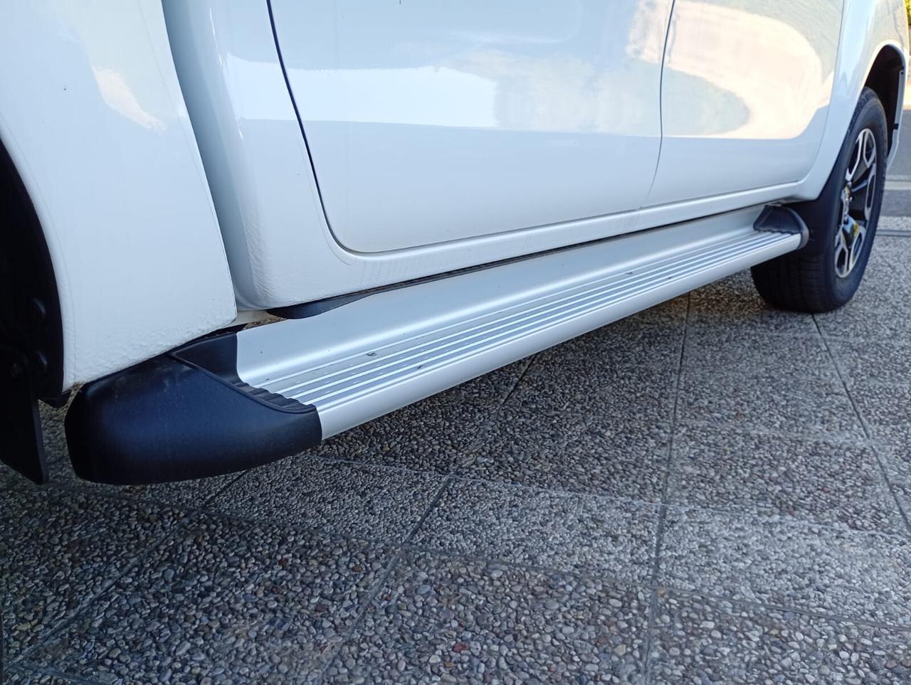 Toyota Hilux HYLUX 2.8 D4D 48W A/T 4WD double cab EXECUTIVE